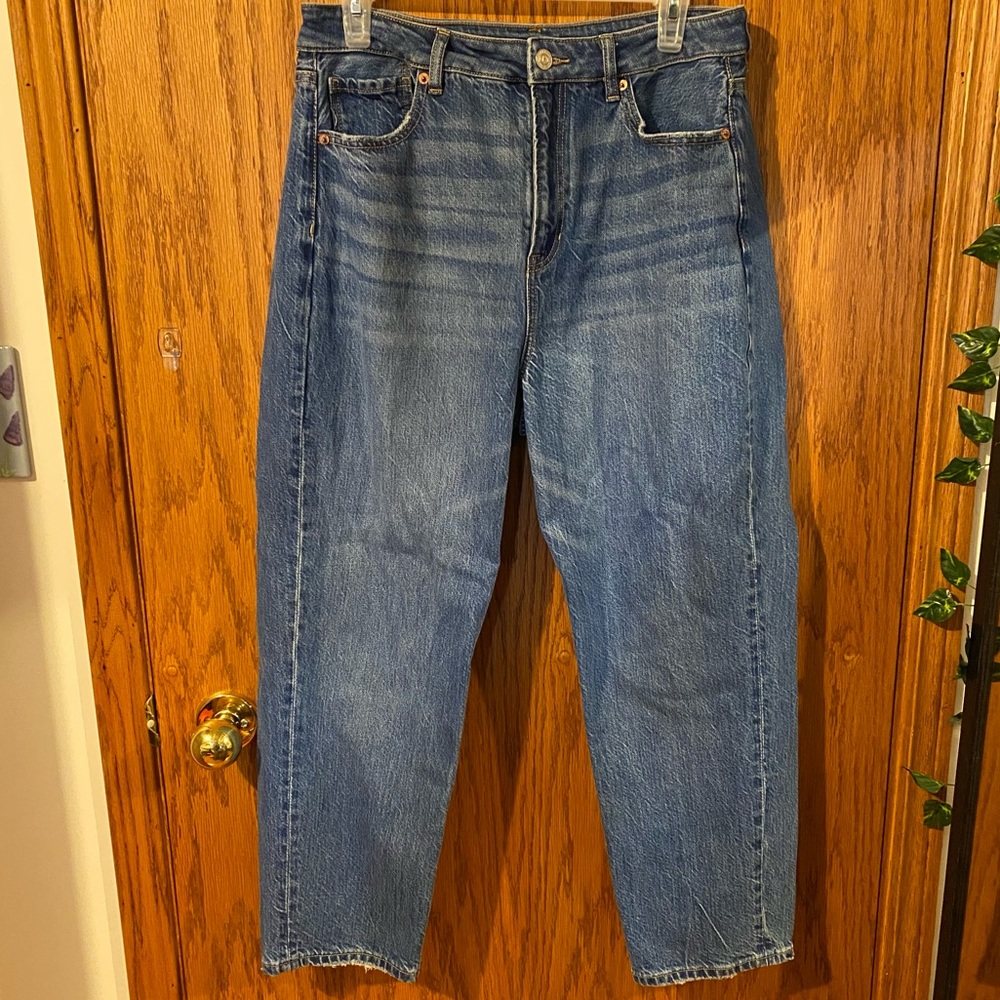 High Rise Mom Straight Jean